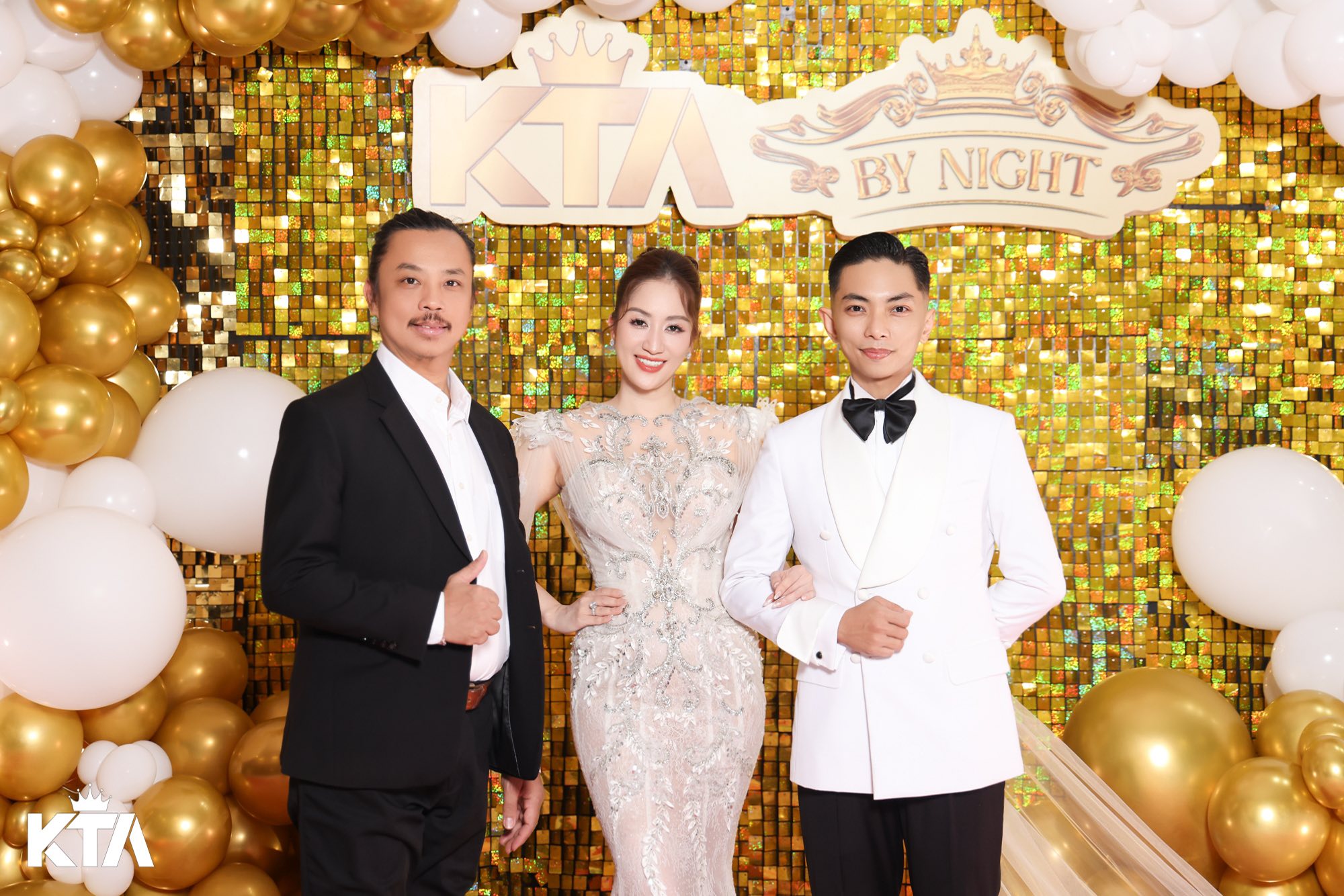 Kh&aacute;nh Thi thoải m&aacute;i khi&ecirc;u vũ c&ugrave;ng Ch&iacute; Anh, Phan Hiển c&oacute; th&aacute;i độ thế n&agrave;o m&agrave; d&acirc;n t&igrave;nh khen nức nở?- Ảnh 4.