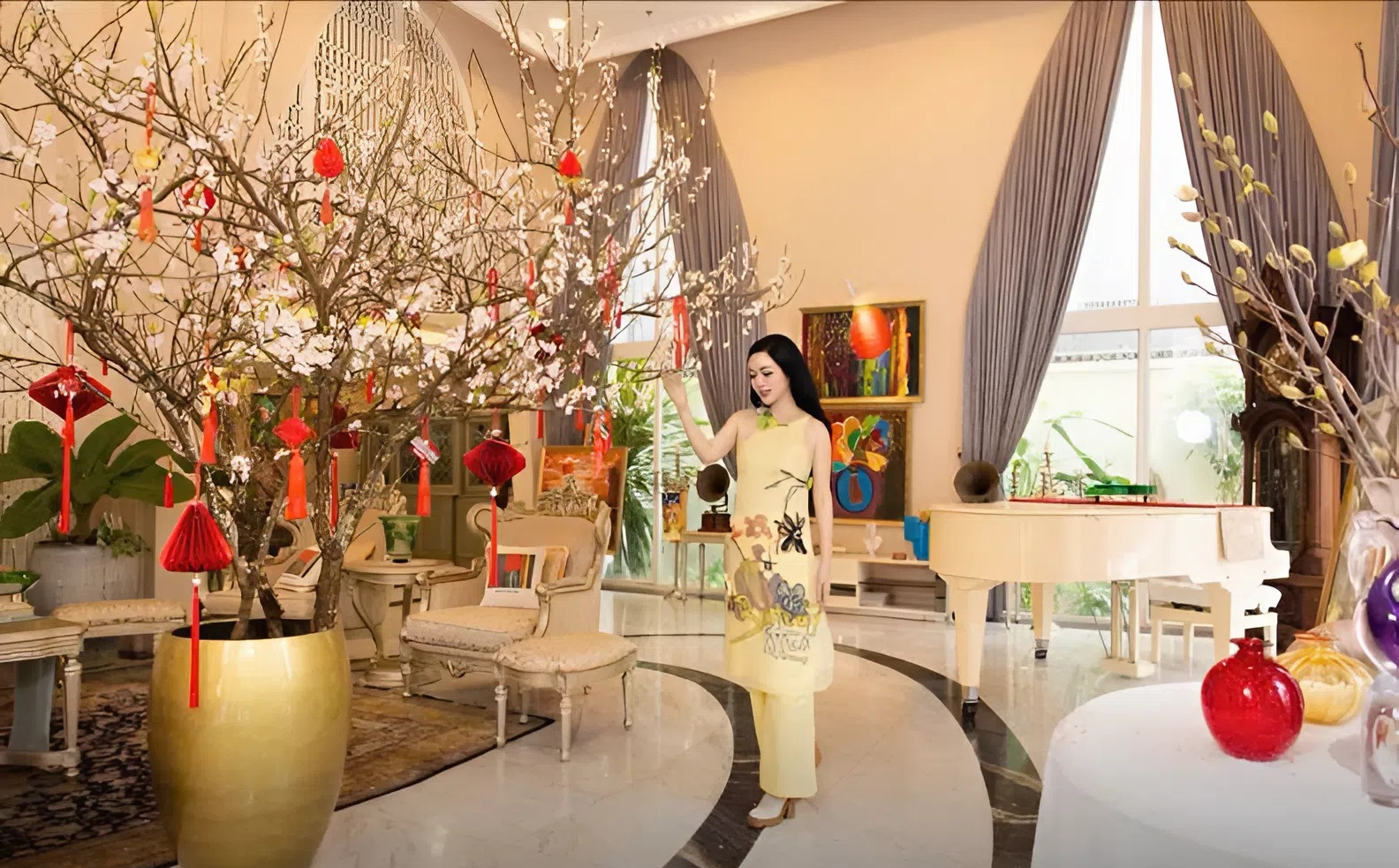 Tết tràn vào biệt thự 1.000m2 của Hoa hậu "34 năm không có người kế vị"- Ảnh 4.