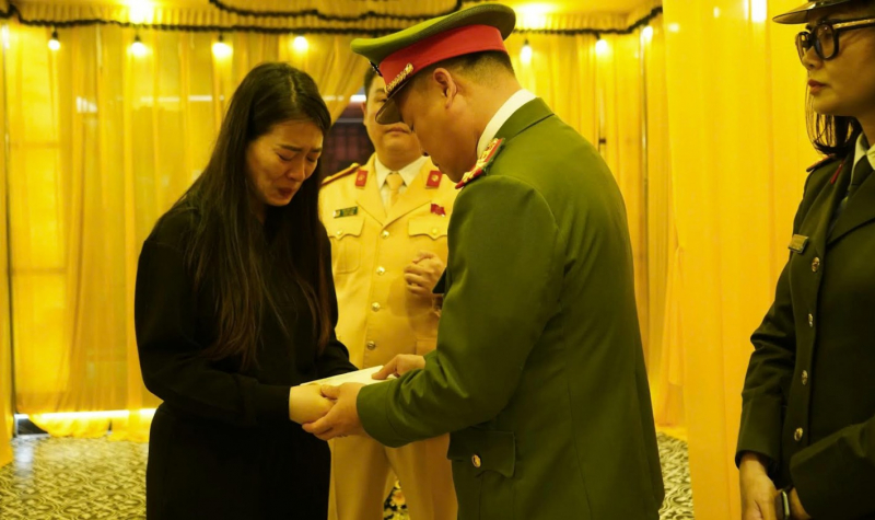 H&agrave;ng x&oacute;m kể về c&aacute;n bộ CSGT bị t&ocirc;ng tử vong ở Th&aacute;i Nguy&ecirc;n: L&agrave; người hiền l&agrave;nh, sống rất nghĩa t&igrave;nh- Ảnh 2.
