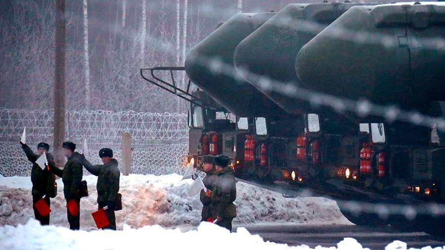 Gi&aacute;o sư Mỹ cảnh b&aacute;o thế giới b&ecirc;n bờ v&ograve;ng xo&aacute;y chạy đua hạt nh&acirc;n mới- Ảnh 1.