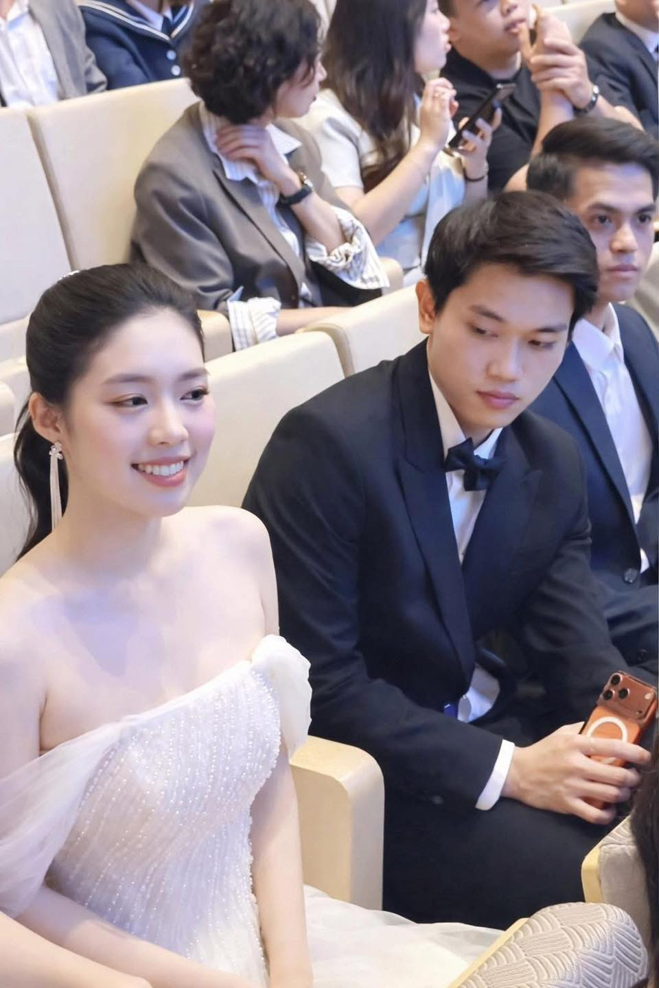 Đình Bắc tương tác với cô gái nào cũng bị bàn tán, netizen bênh vực, chấm 10 điểm EQ vì cách ứng xử với drama- Ảnh 2.