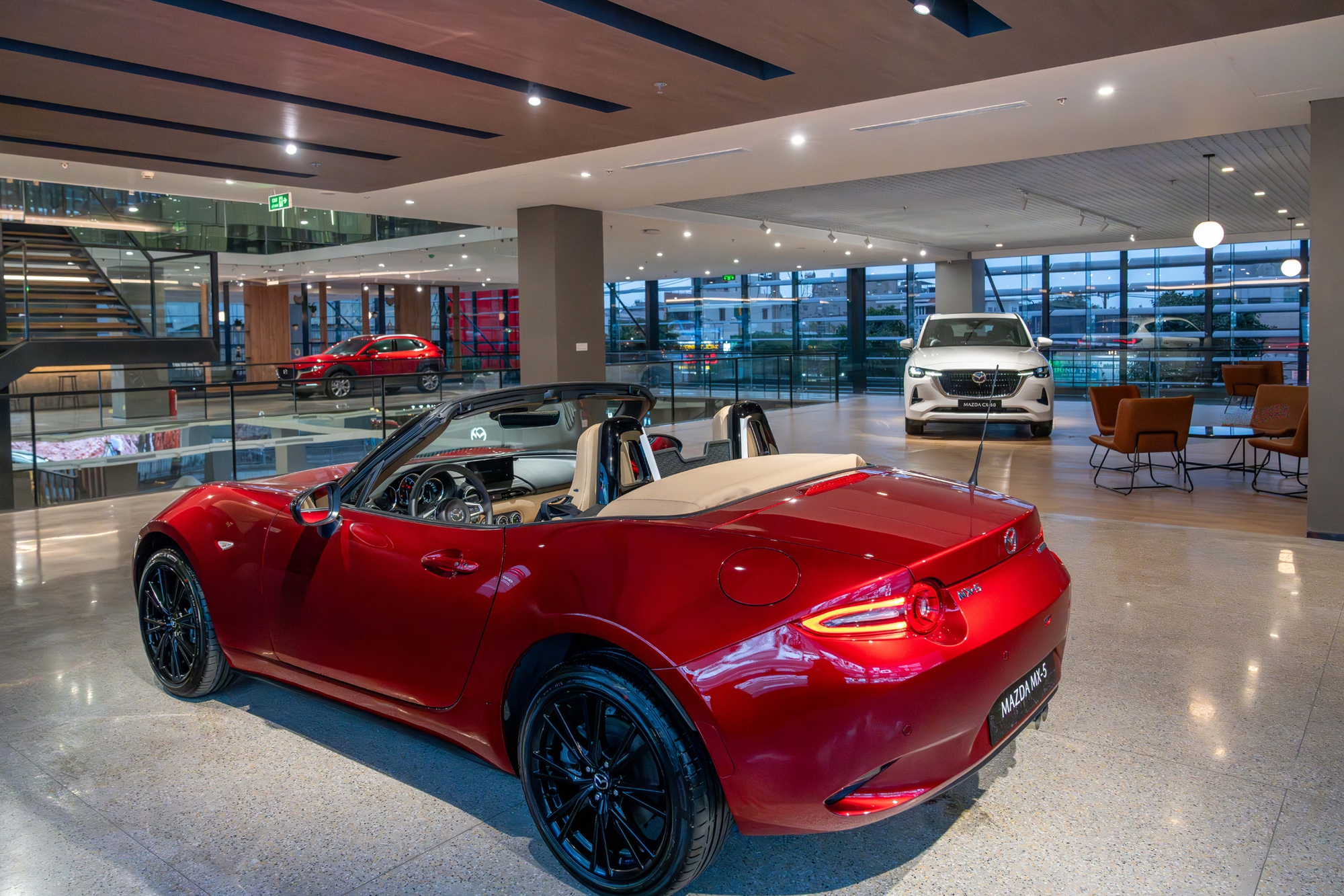 Mazda MX-5 2026 nhận đặt cọc tại Việt Nam: Sale b&aacute;o gi&aacute; 1,359 tỷ đồng, rẻ hơn BRZ, dự kiến giao xe th&aacute;ng 5/2026- Ảnh 7.