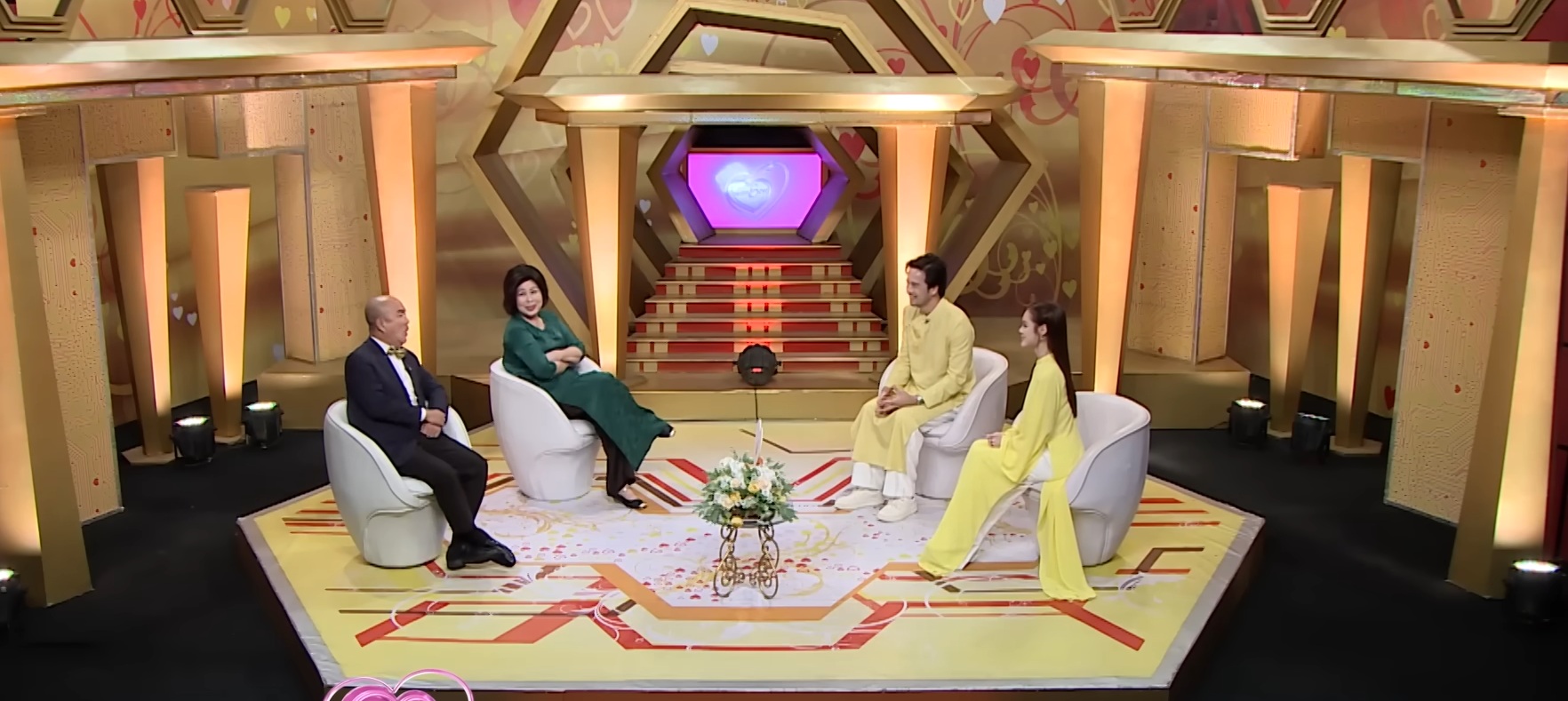 Nam diễn viên lấy vợ kém 16 tuổi, được mẹ vợ chăm như chăm em bé- Ảnh 1.