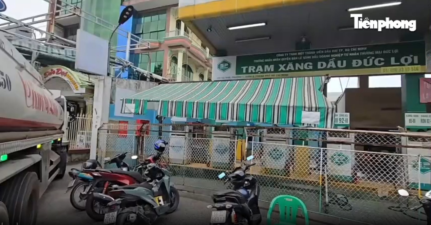 [CLIP] Lời khai của c&aacute;c đối tượng về c&ocirc;ng thức sản xuất xăng giả RON A95- Ảnh 3.