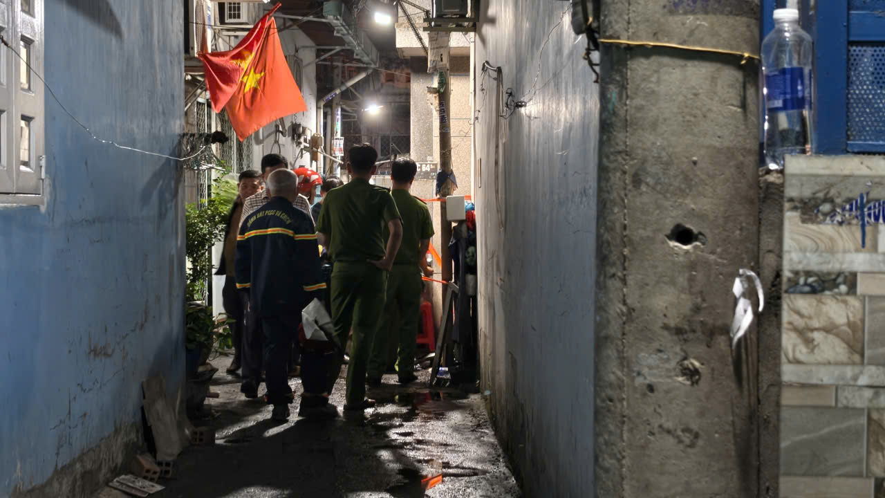 Nh&acirc;n chứng kể lại gi&acirc;y ph&uacute;t ch&aacute;y khiến 3 mẹ con tử vong ở TPHCM- Ảnh 4.