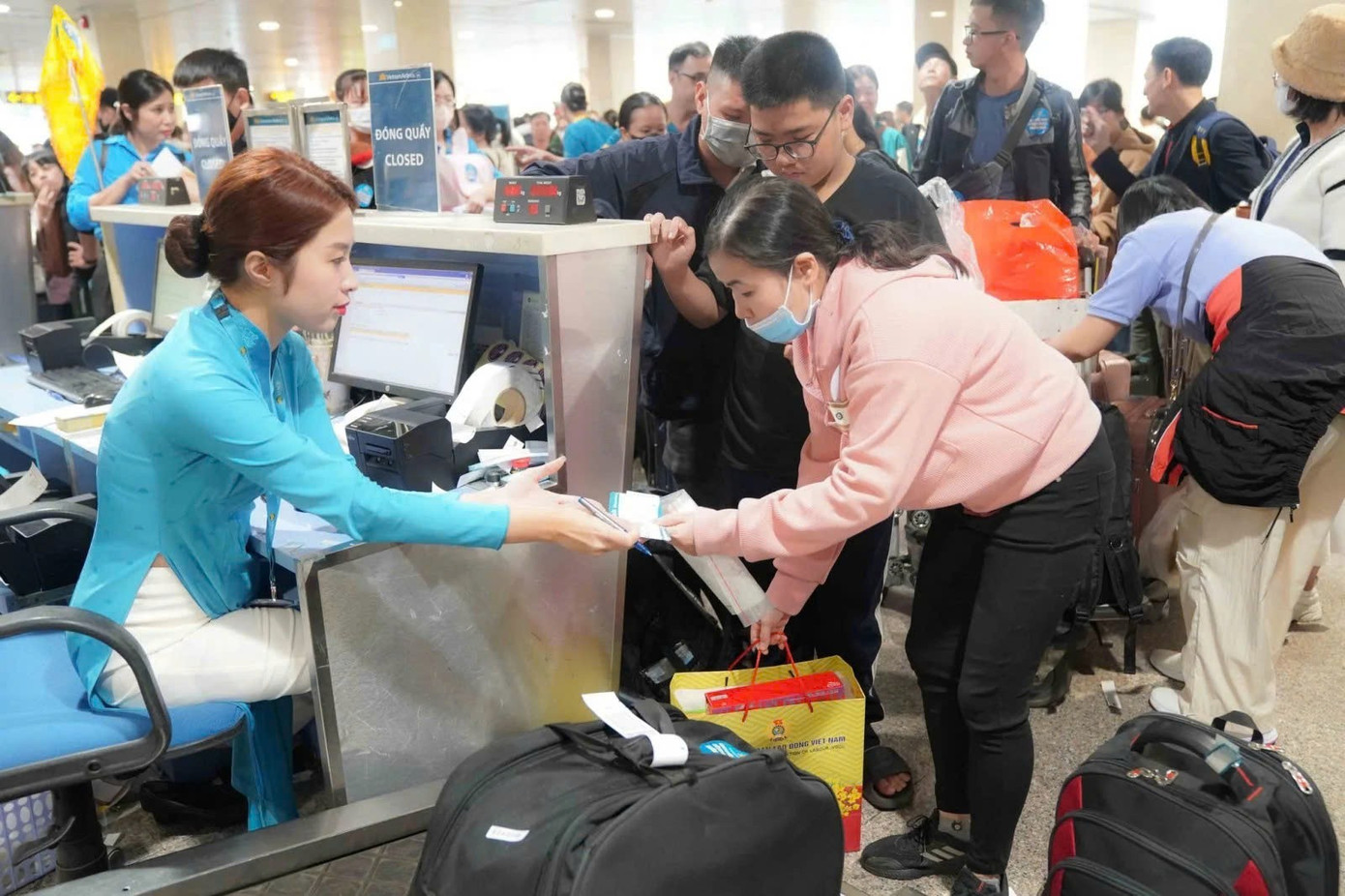 Lương tăng, thưởng Tết cao nhất 1,8 tỷ đồng- Ảnh 1.