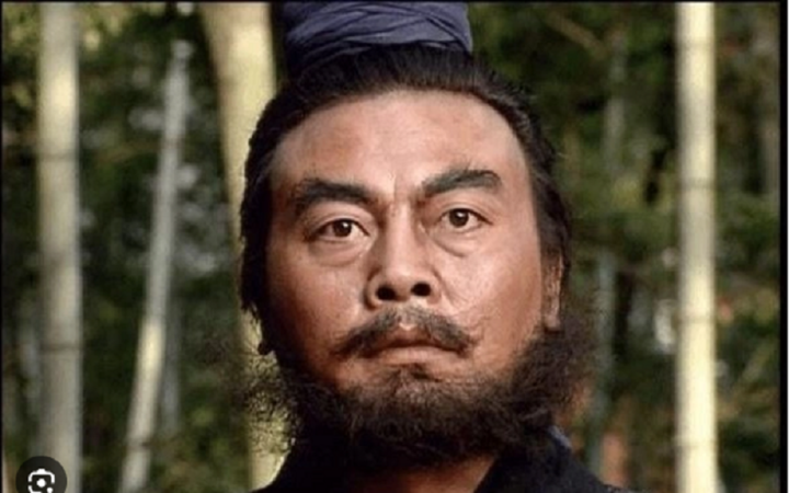 Lưu Bị nói 'vợ con như áo mặc', có phải là coi rẻ người đầu gối tay ấp?- Ảnh 2.