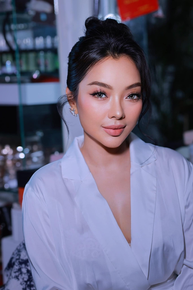 Nữ NSƯT lên Thượng tá ở tuổi 42: Cưới chồng Pakistan, chồng ngày càng yêu say đắm - Ảnh 2.