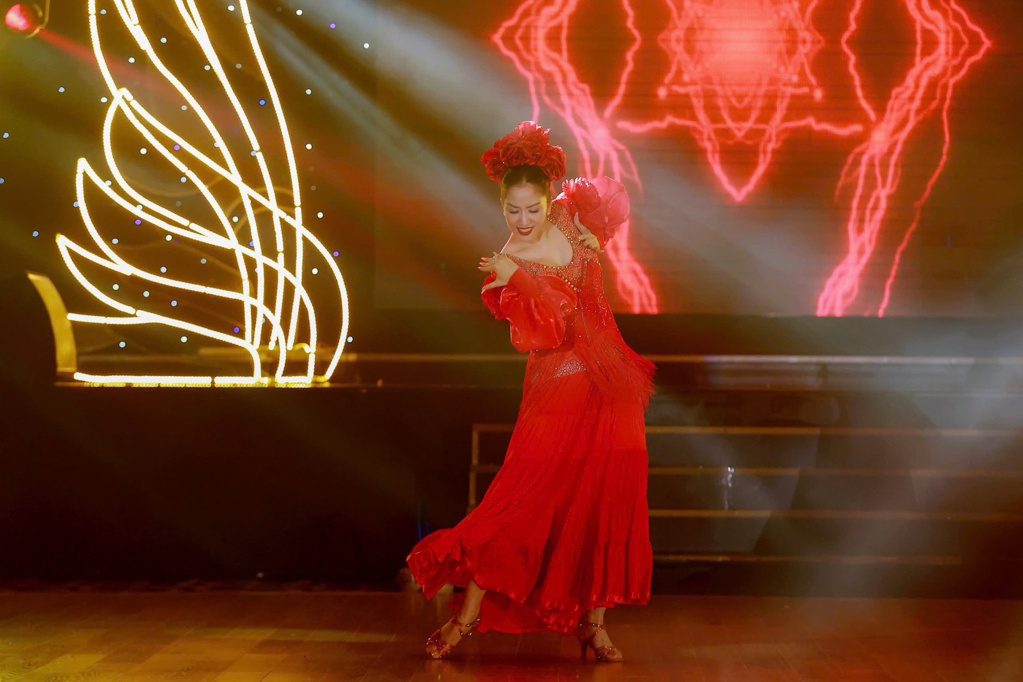 Mối quan hệ đặc biệt giữa Kh&aacute;nh Thi v&agrave; bạn nhảy của Phan Hiển - Ảnh 7.