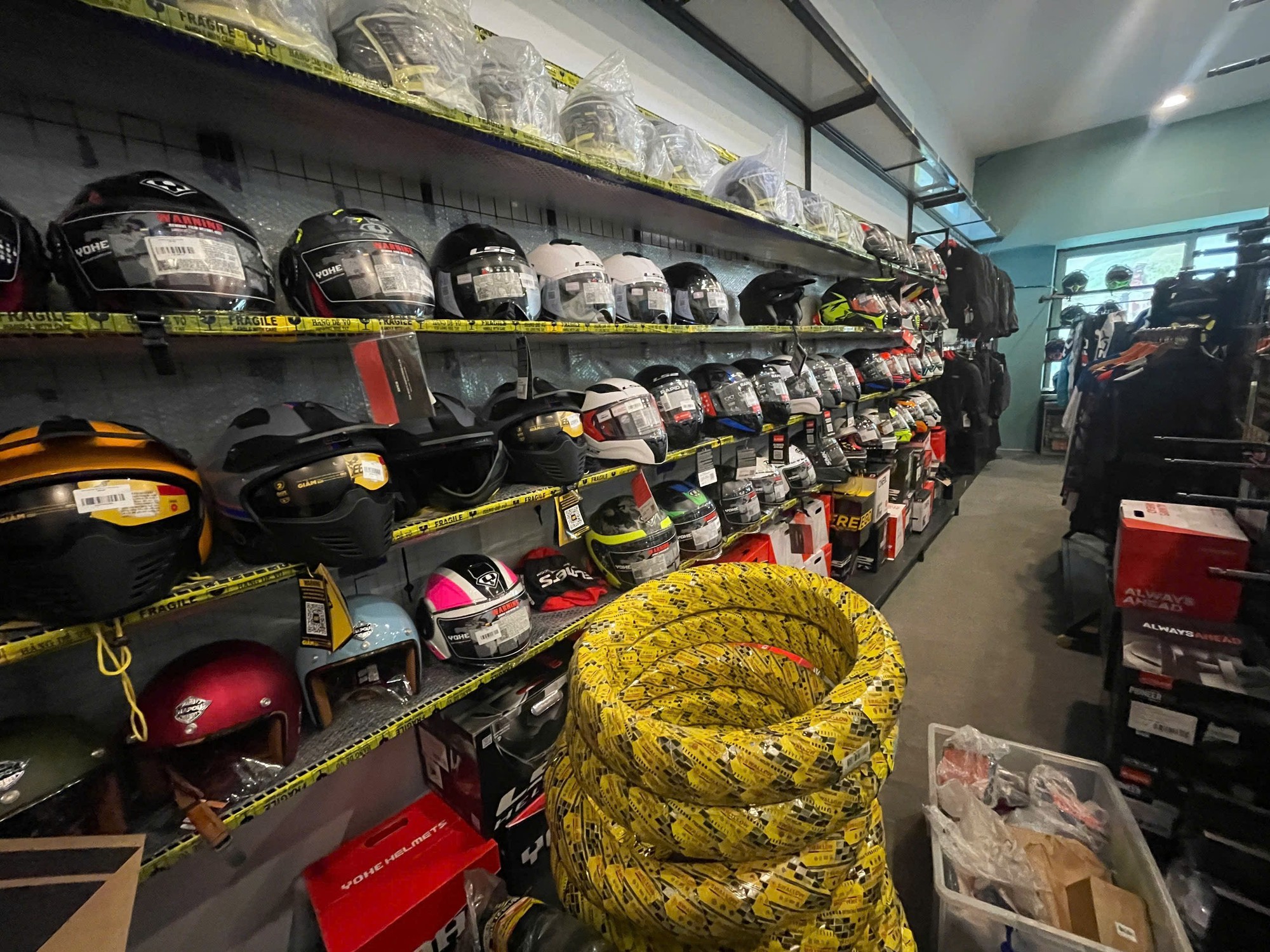 C&ocirc;ng an TPHCM bắt chủ doanh nghiệp Tigit Motorbikes - Ảnh 3.