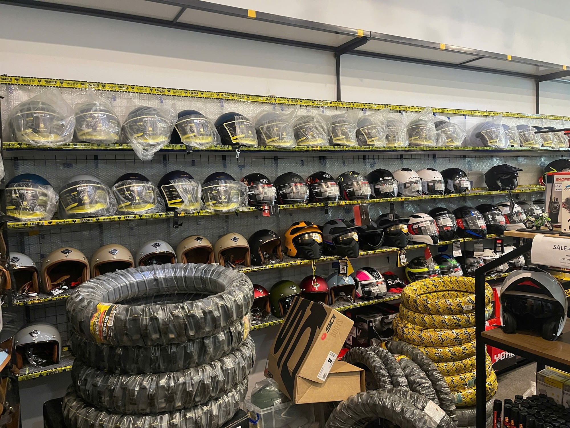 C&ocirc;ng an TPHCM bắt chủ doanh nghiệp Tigit Motorbikes - Ảnh 7.