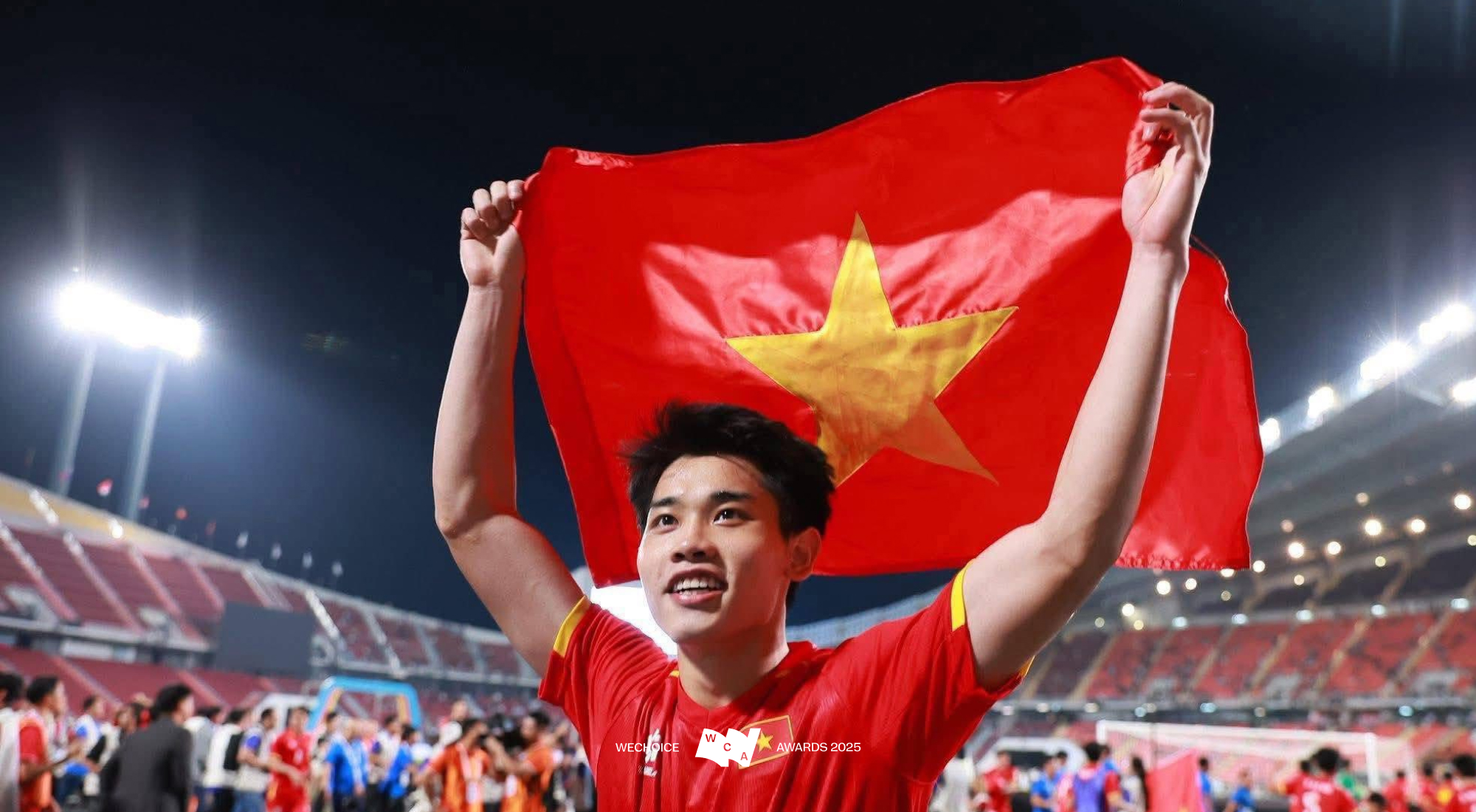 Viral ảnh Đình Bắc bất ngờ xuất hiện ở trụ sở Công an xã - Ảnh 2.