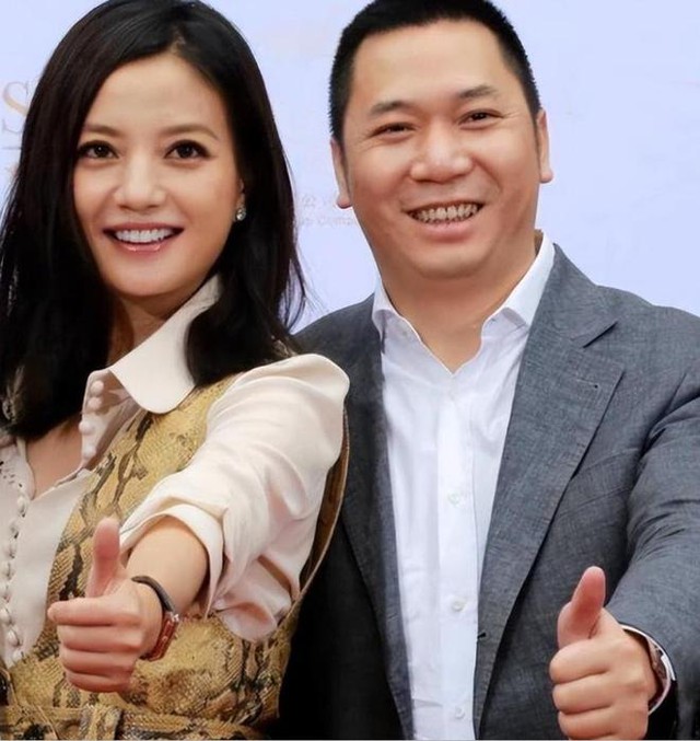 Nguyên nhân thực sự khiến Triệu Vy ly hôn chồng đại gia: Bị kiểm soát gắt gao, “cắm sừng” đầy cay đắng- Ảnh 4.