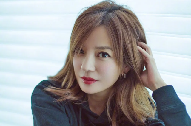 Nguyên nhân thực sự khiến Triệu Vy ly hôn chồng đại gia: Bị kiểm soát gắt gao, “cắm sừng” đầy cay đắng- Ảnh 1.