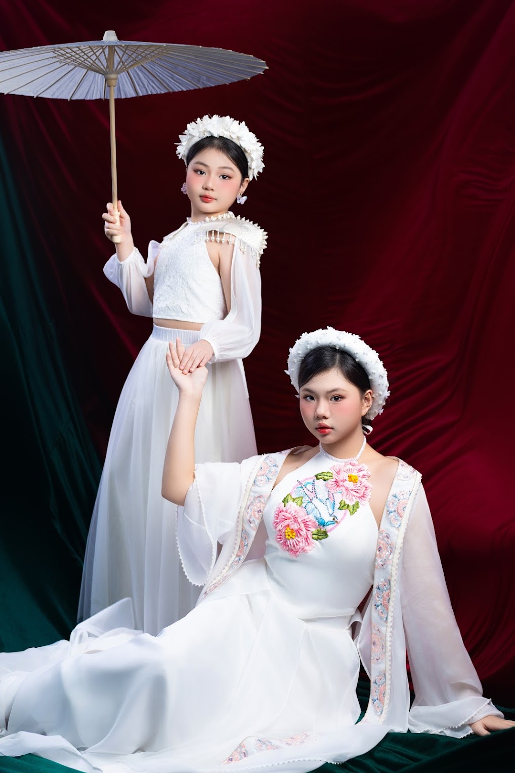 Cao Minh Tiến mang văn h&oacute;a d&acirc;n tộc v&agrave;o &aacute;o d&agrave;i cho c&aacute;c "n&agrave;ng thơ nh&iacute;"- Ảnh 5.