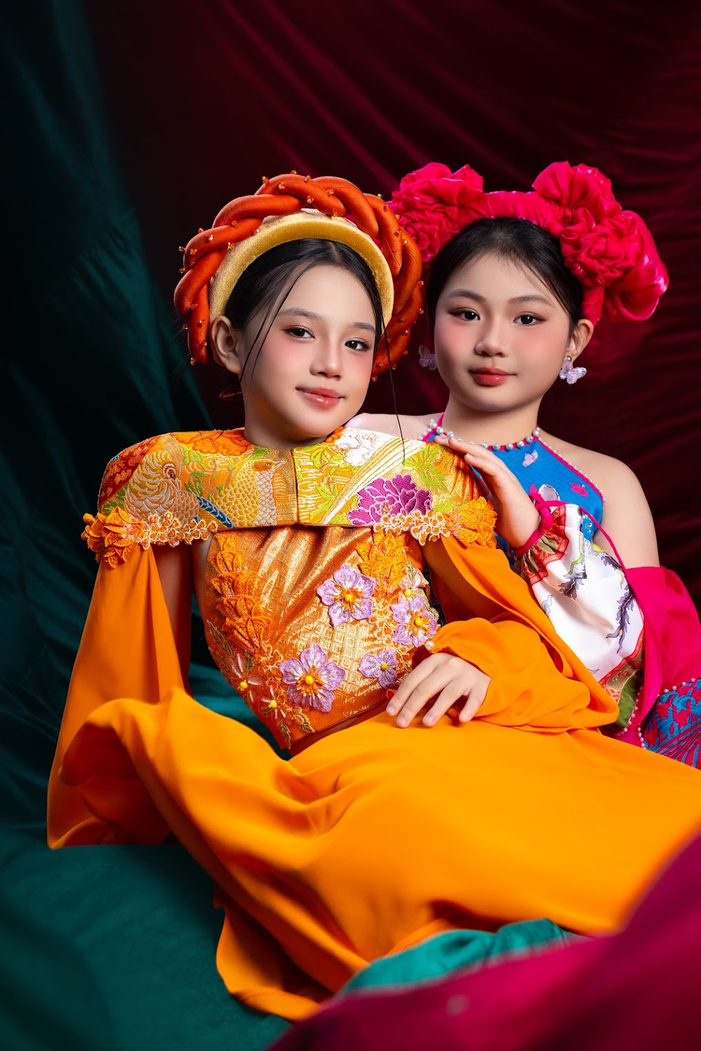 Cao Minh Tiến mang văn h&oacute;a d&acirc;n tộc v&agrave;o &aacute;o d&agrave;i cho c&aacute;c "n&agrave;ng thơ nh&iacute;"- Ảnh 3.