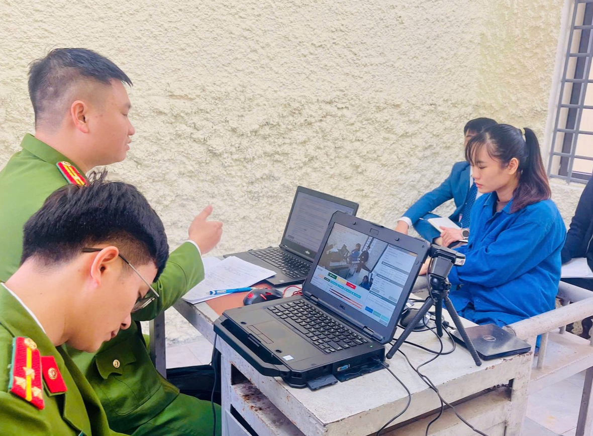 Ra lệnh bắt tạm giam nhân viên bán hàng Nguyễn Thị Mai Hương SN 1995 - Ảnh 2.