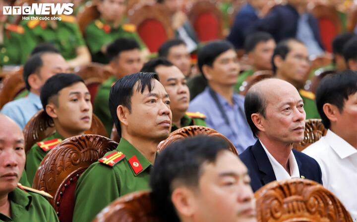 Bắt giữ 2 nghi phạm cướp ng&acirc;n h&agrave;ng Gia Lai Sau 18 ng&agrave;y điều tra quyết liệt - Ảnh 5.