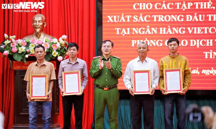 Bắt giữ 2 nghi phạm cướp ng&acirc;n h&agrave;ng Gia Lai Sau 18 ng&agrave;y điều tra quyết liệt - Ảnh 6.