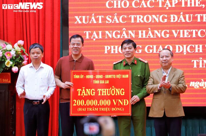 Bắt giữ 2 nghi phạm cướp ng&acirc;n h&agrave;ng Gia Lai Sau 18 ng&agrave;y điều tra quyết liệt - Ảnh 7.