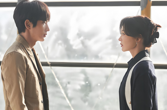 Gặp lại chồng cũ trong tình huống không thể "khê" hơn, tôi ngỡ ngàng với đủ loại drama chạy trong đầu- Ảnh 1.