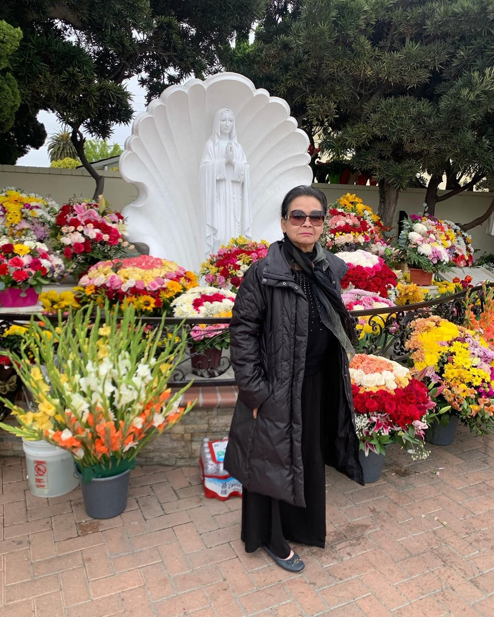 Nữ danh ca nổi tiếng sau cơn đột quỵ, cuộc sống bị "kiểm soát" 24/24 - Ảnh 6.