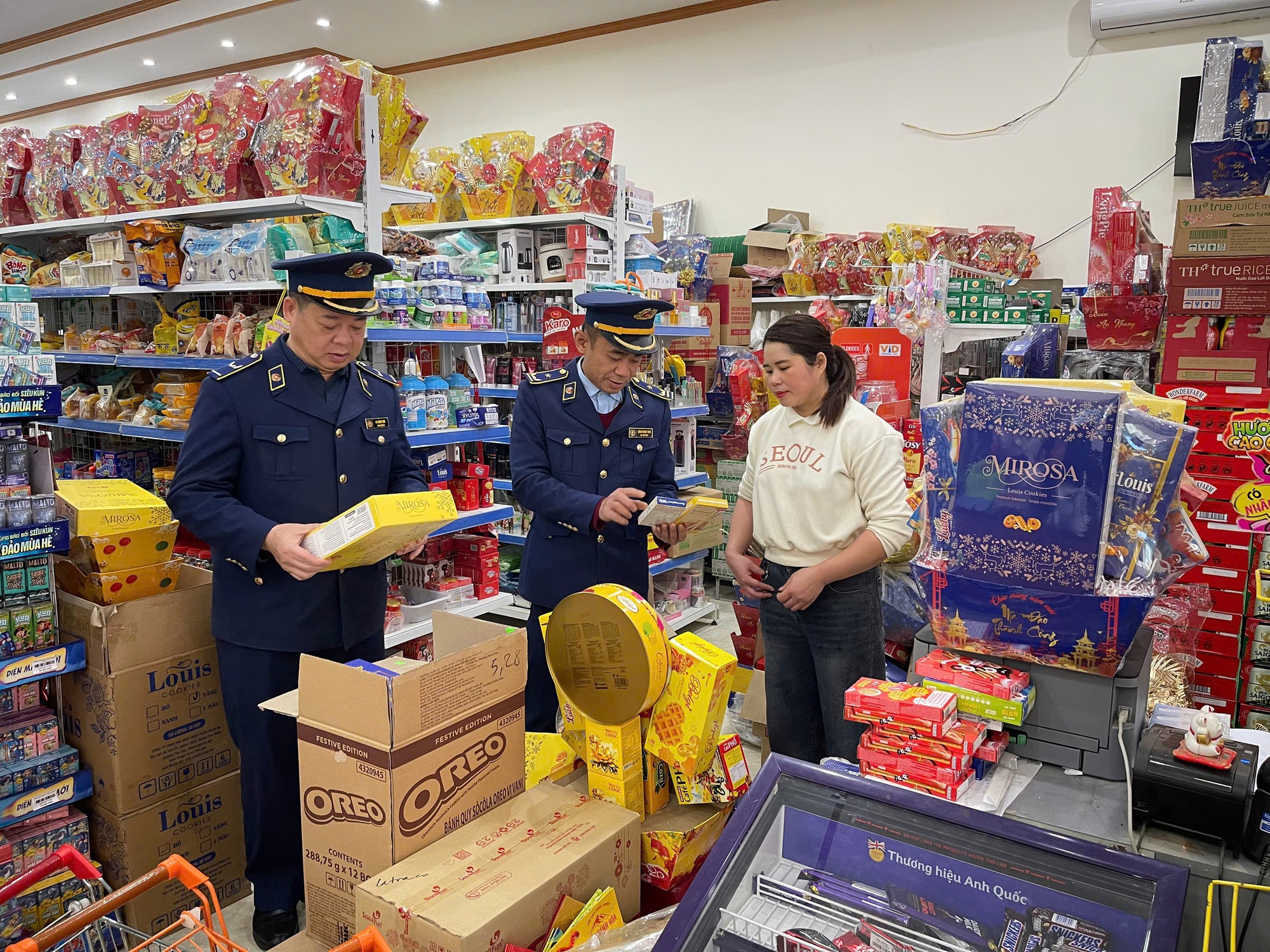 Kiểm Soát Chặt Thực Phẩm Từ Chợ, Quán Ăn Đến Bán Online Dịp Tết - Ảnh 1.