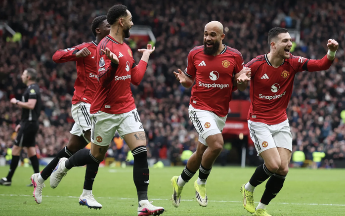 Quật ng&atilde; Tottenham, Man United bay cao Top 4 Ngoại hạng - Ảnh 6.
