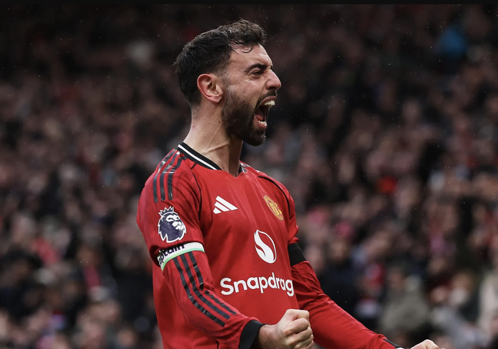 Quật ng&atilde; Tottenham, Man United bay cao Top 4 Ngoại hạng - Ảnh 7.