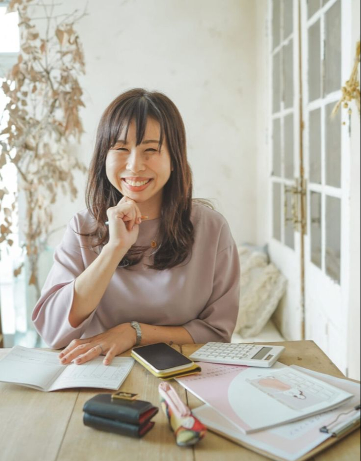 Phụ nữ trung ni&ecirc;n: C&oacute; tiền nhưng kh&ocirc;ng d&aacute;m hưởng v&agrave; 3 c&aacute;ch d&ugrave;ng tiền kh&ocirc;ng hối tiếc - Ảnh 2.