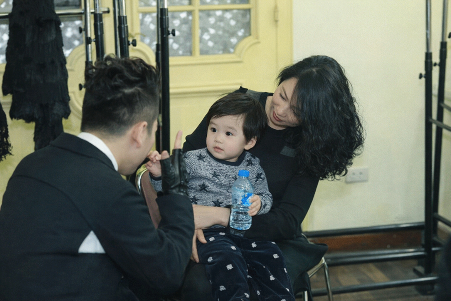 Cuộc sống của nam ca sĩ nổi tiếng hàng đầu Việt Nam cưới mẹ đơn thân, có 1 con riêng - Ảnh 1.