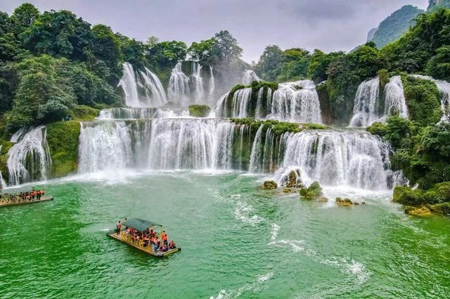 Tập đoàn xây dựng hàng đầu Trung Quốc cùng Vingroup xây cầu Tứ Liên “để mắt” tới tỉnh có hơn 330 km đường biên giới - Ảnh 1.