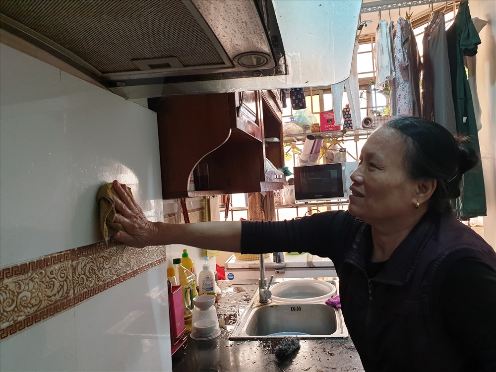 Cứ mỗi dịp Tết, nhìn mẹ chồng tự chuốc khổ, tôi chợt nghĩ vì sao những người mẹ lại tự coi thường bản thân vậy? - Ảnh 1.