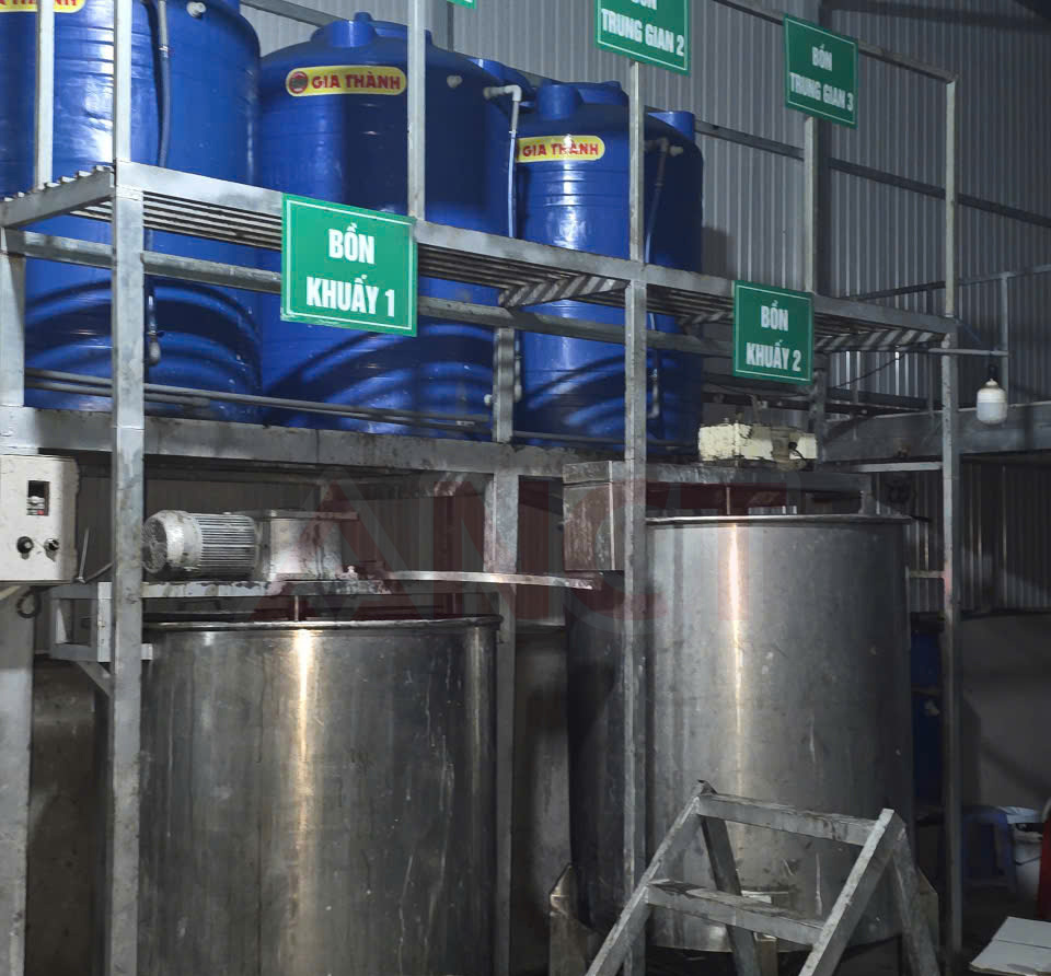 Sau nhiều ngày theo dõi, cảnh sát tung lực lượng kiểm tra - Ảnh 4.