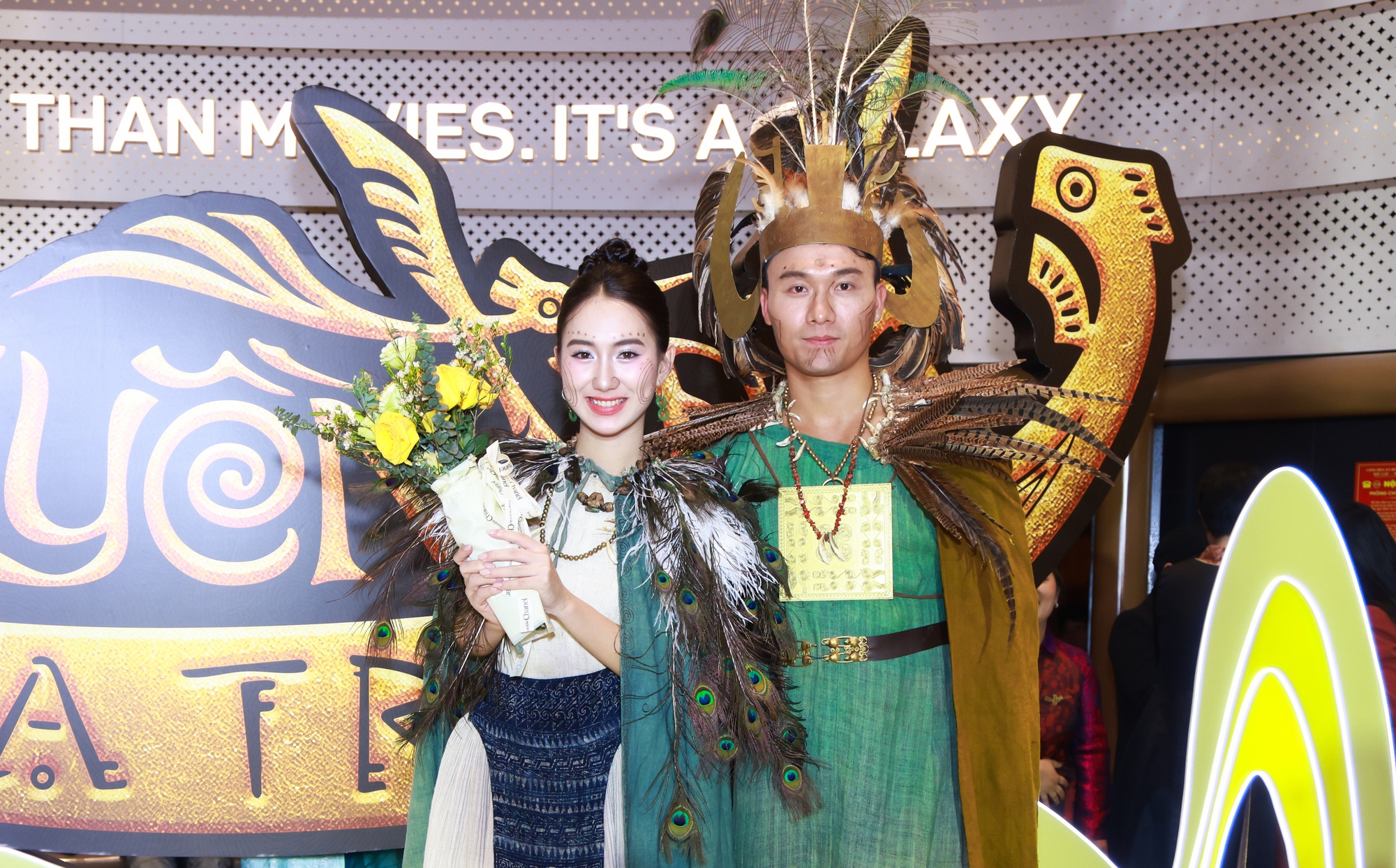 Chử Đồng Tử – Tiên Dung gây chú ý ngày ra mắt, “Vua Hùng” Trọng Trinh mặc trang phục nặng 20kg- Ảnh 4.