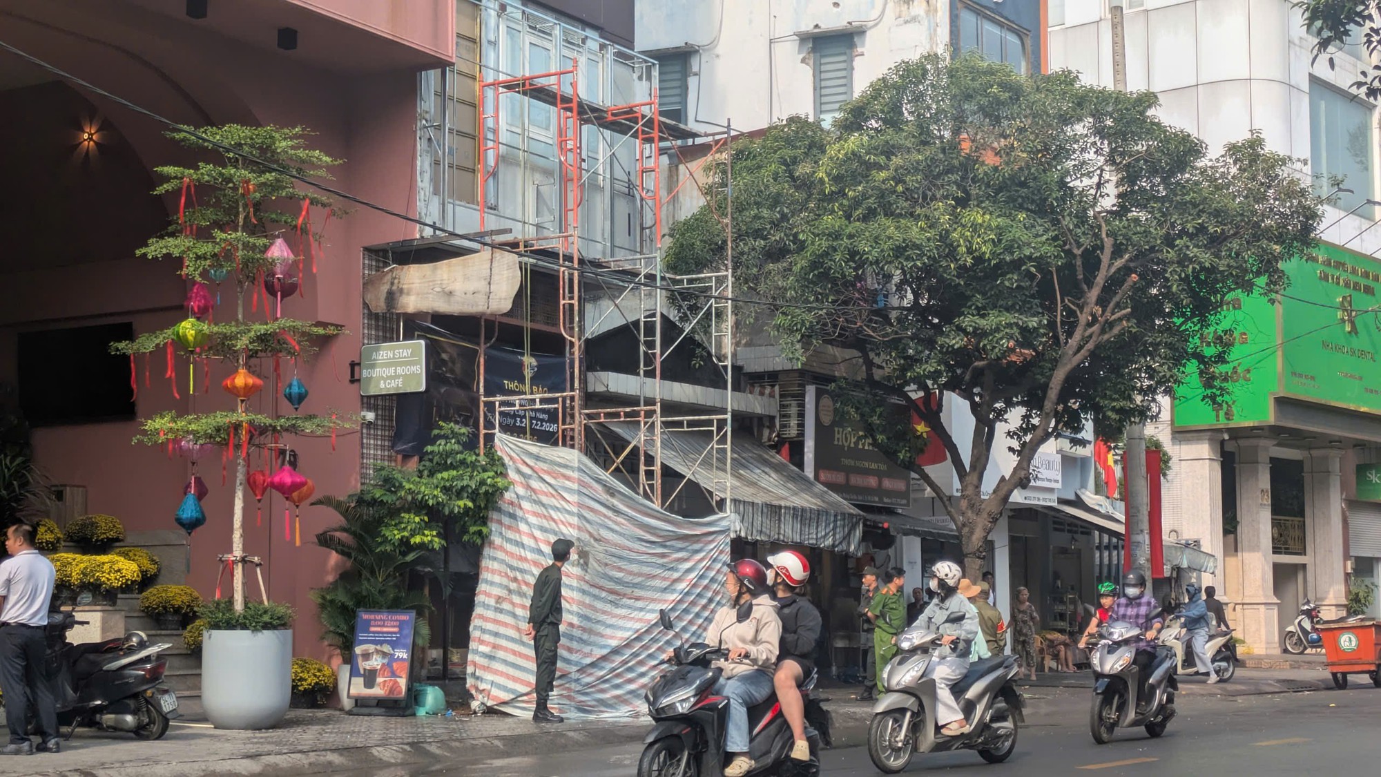 Ch&aacute;y nh&agrave; 5 tầng ở trung t&acirc;m TPHCM v&agrave;o s&aacute;ng nay - Ảnh 3.