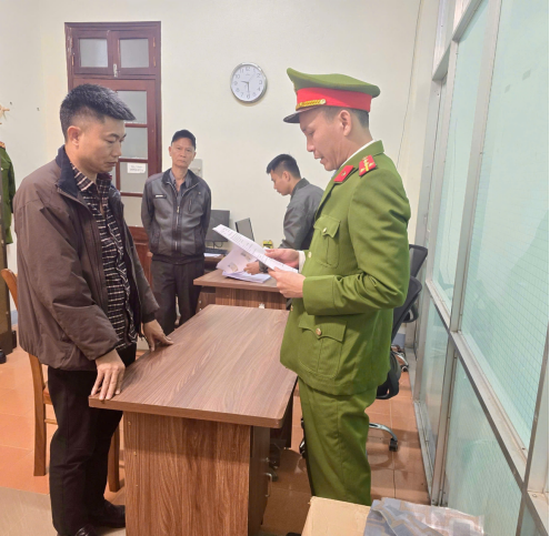 Phá chuyên án xuyên quốc gia, bắt Trần Kim Tuyến sinh năm 1985, tịch thu hàng trăm cân vàng bạc - Ảnh 3.