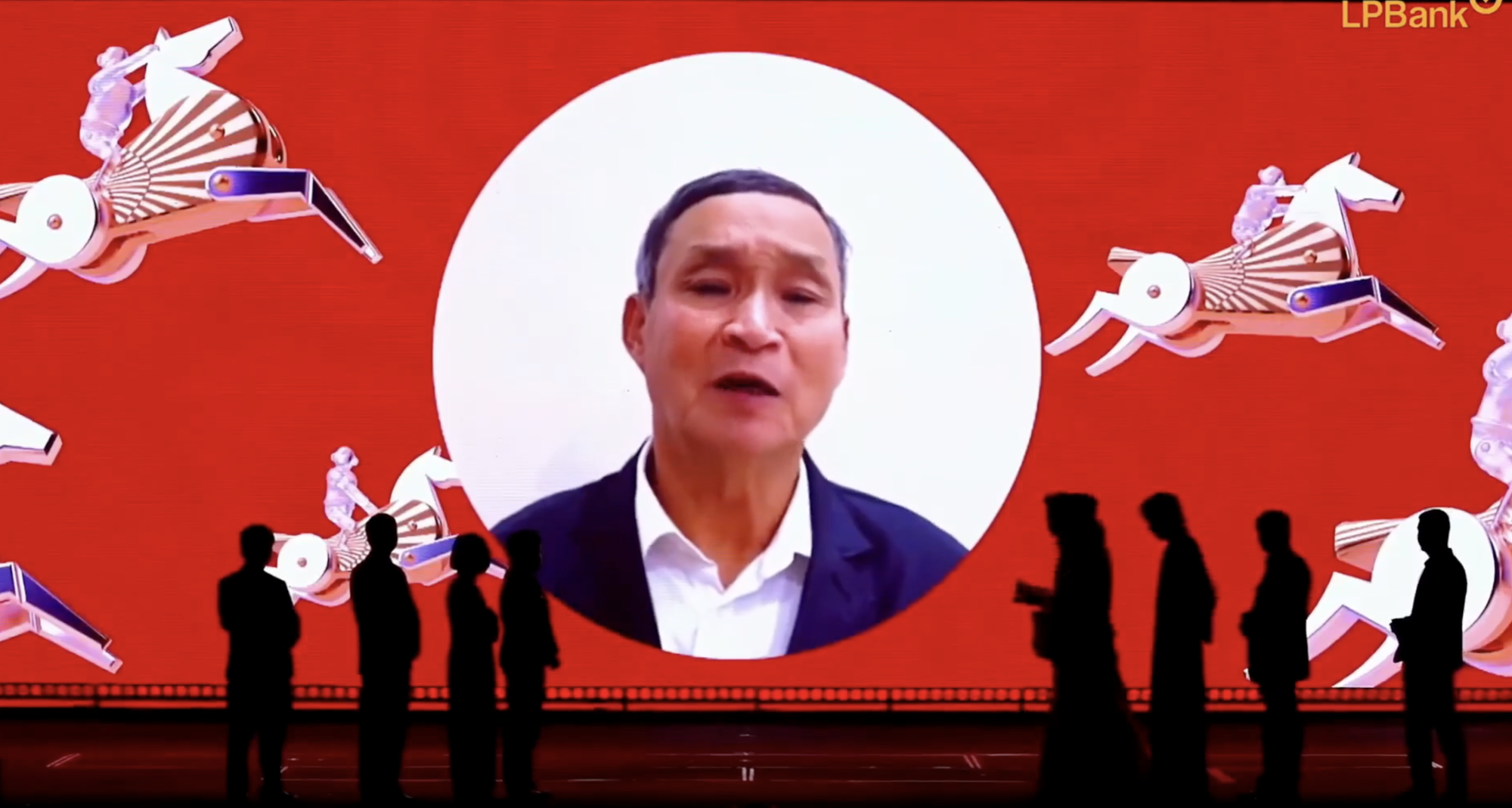 HLV Mai Đức Chung trở thành Đại sứ truyền cảm hứng WeChoice Awards, không nhắc tới bản thân, chỉ mong một điều cho ĐT nữ - Ảnh 3.