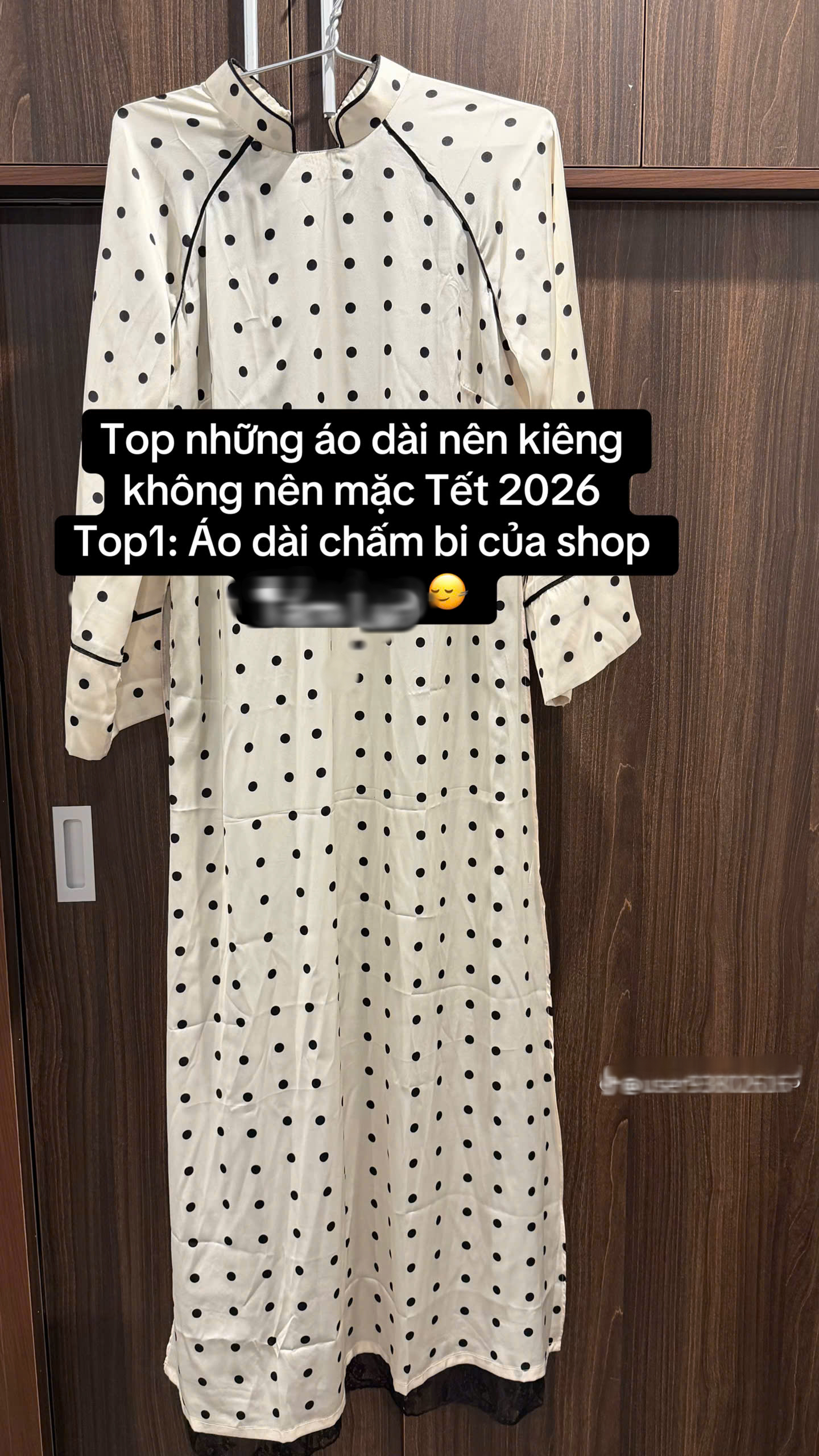 C&ocirc; g&aacute;i kh&oacute;c th&eacute;t v&igrave; mua &aacute;o d&agrave;i 1,2 triệu kh&aacute;c xa ảnh mẫu, tức nhất l&agrave; th&aacute;i độ "phủi tay" của shop online - Ảnh 2.