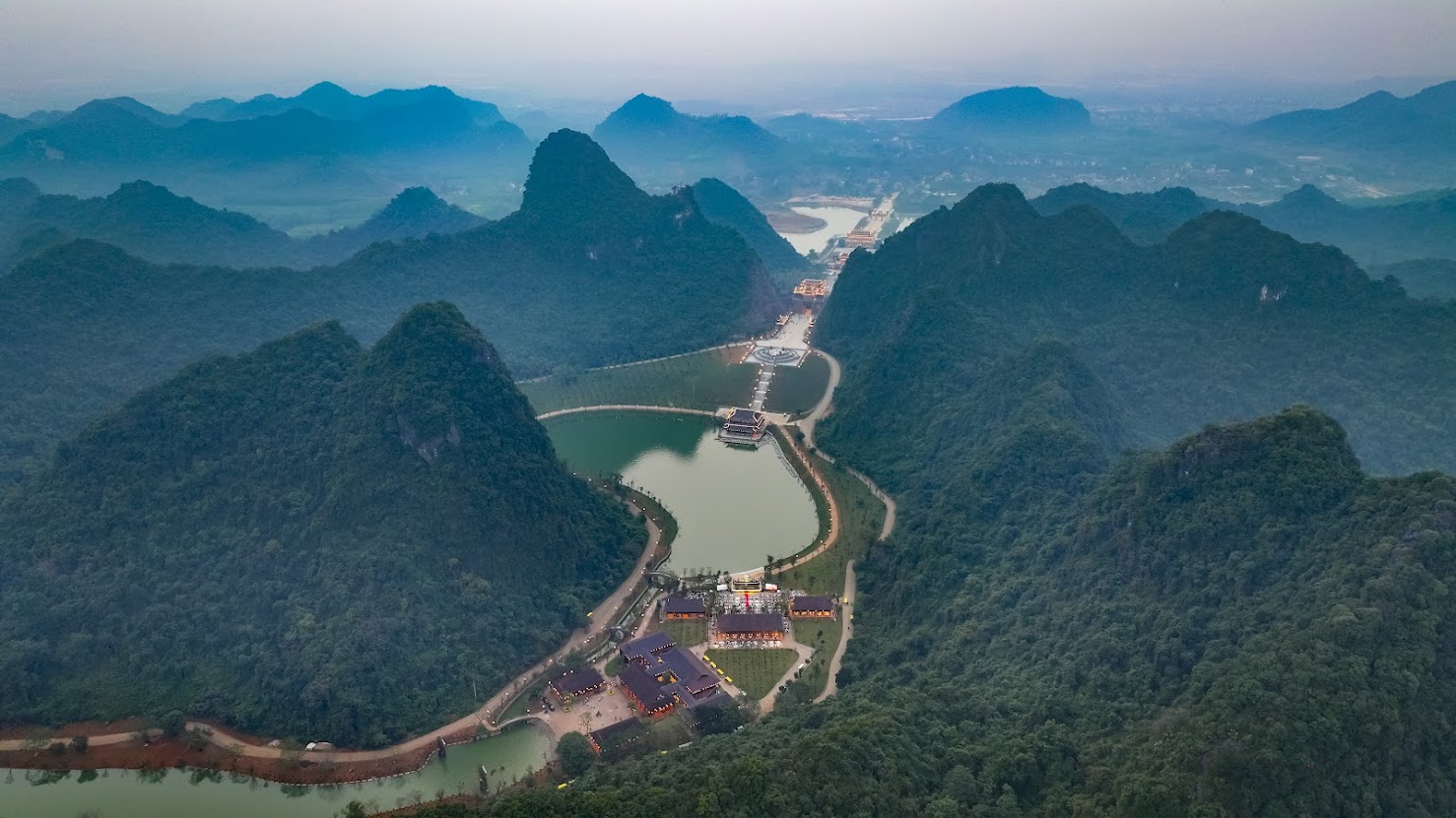 Điểm du lịch mới đẹp như "Phượng Hoàng cổ trấn" ở Ninh Bình - Ảnh 1.