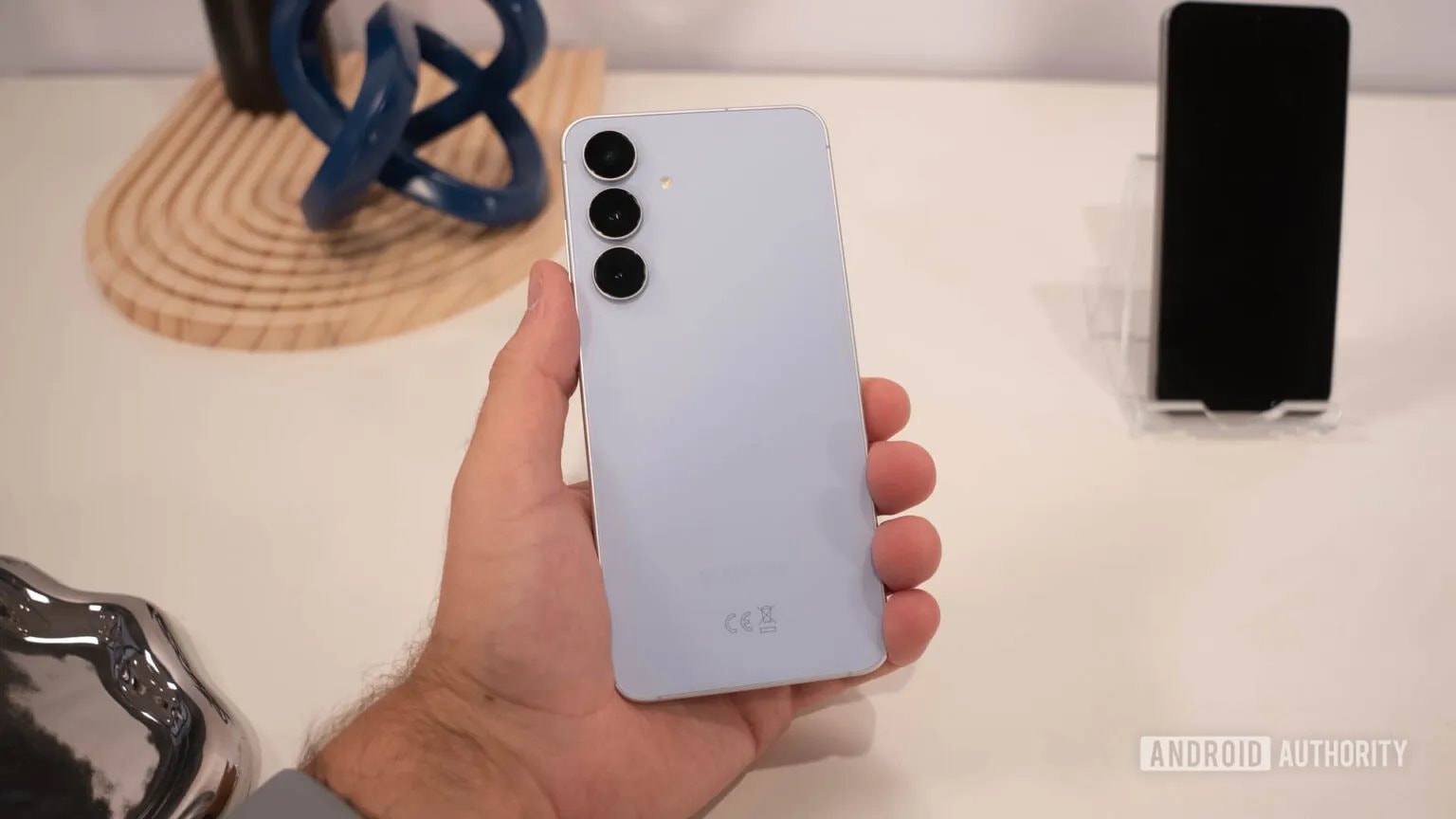 Khám phá Galaxy S25 FE: Điện thọai tầm Trung đáng giá nhất năm 2026 - Ảnh 1.