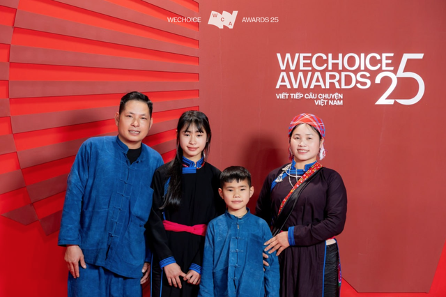 2 thứ được chị Thông mang từ tận Bản Liền và TP.HCM, mất gần 1 ngày di chuyển mới tới nơi - Ảnh 1.