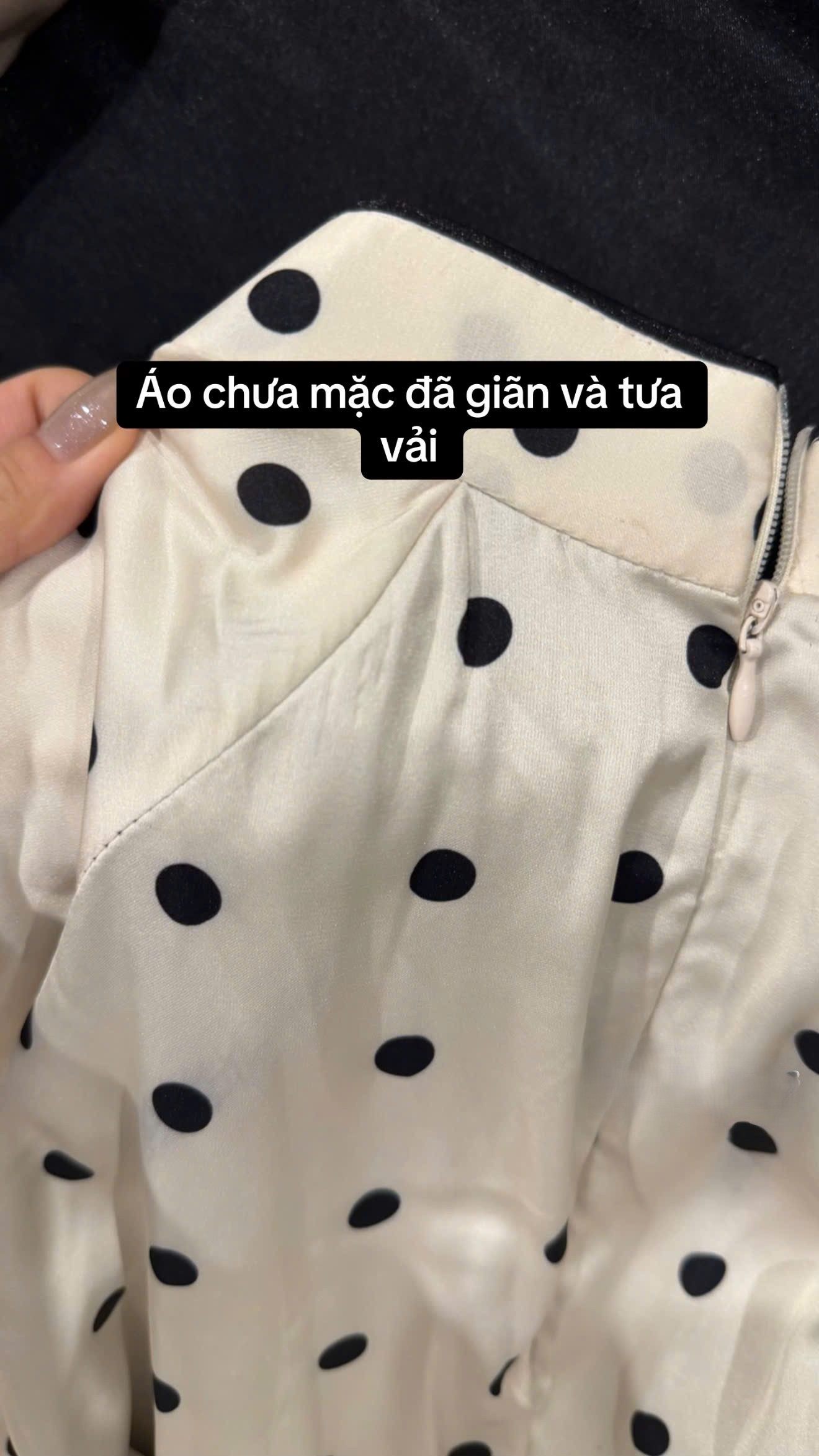 C&ocirc; g&aacute;i kh&oacute;c th&eacute;t v&igrave; mua &aacute;o d&agrave;i 1,2 triệu kh&aacute;c xa ảnh mẫu, tức nhất l&agrave; th&aacute;i độ "phủi tay" của shop online - Ảnh 6.