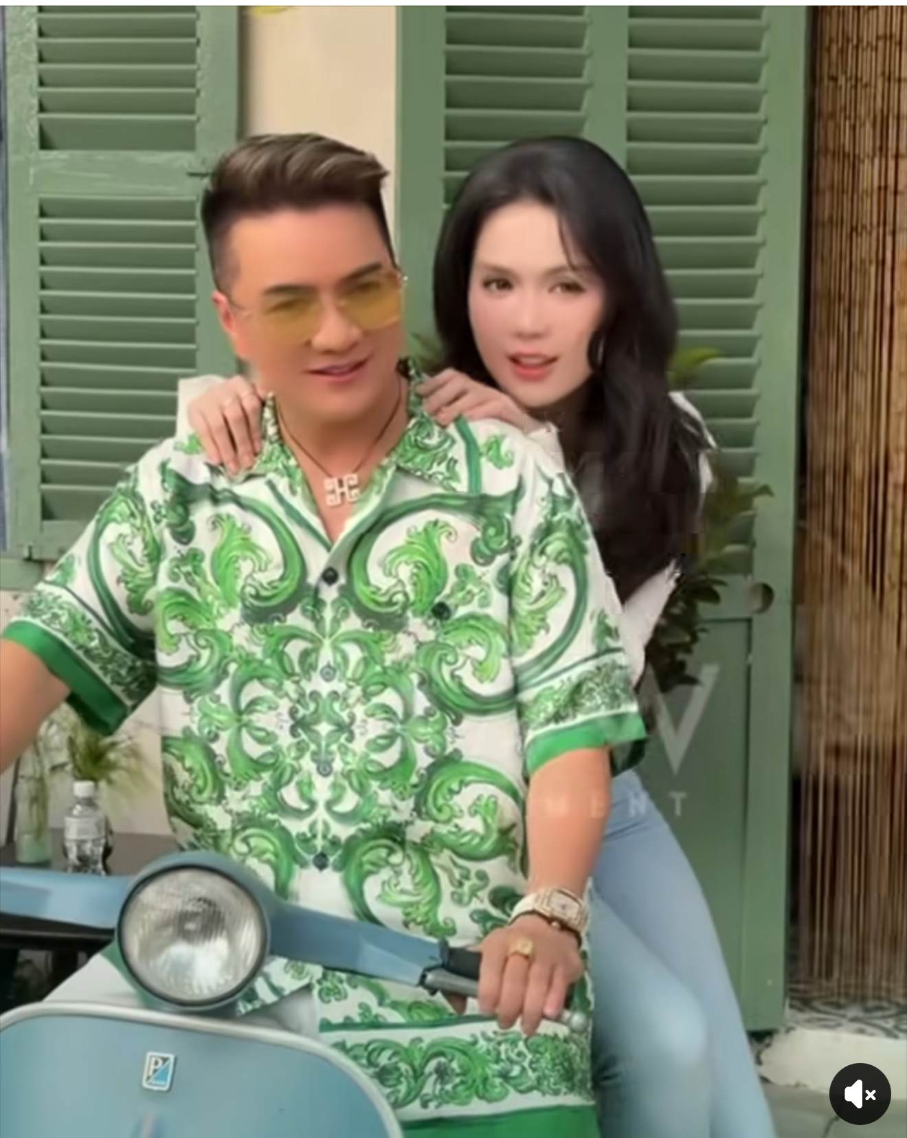 "&Ocirc;ng ho&agrave;ng nhạc Việt" gặp &ldquo;nữ ho&agrave;ng nội y&rdquo; g&acirc;y ch&uacute; &yacute;- Ảnh 2.