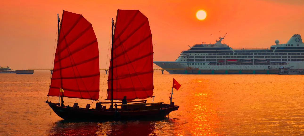 Cảnh tượng ngay lúc này trên vịnh Hạ Long: Sau gần 30 năm mới thấy lại, nhiều người không tin vào mắt mình - Ảnh 7.