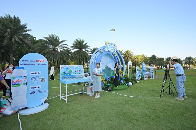 Đại sứ Ch&uacute;t Y&ecirc;n B&ugrave;i C&ocirc;ng Nam c&ugrave;ng c&aacute;c giọng ca Gen Z cực hot mang &ldquo;Ch&uacute;t Y&ecirc;n&rdquo; đến Thế hệ Trăm Phần Trăm Trẻ - Ảnh 8.