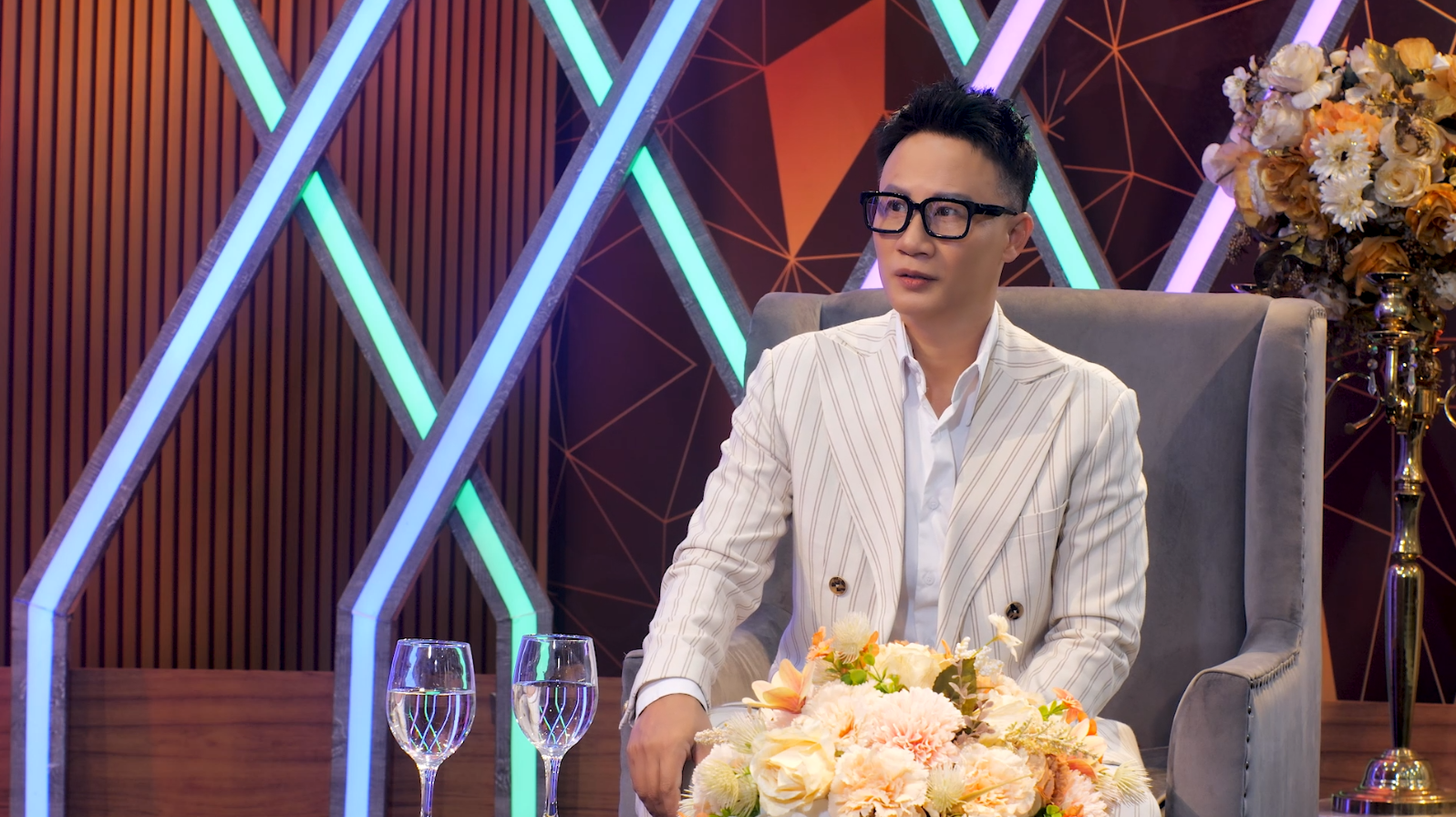 Nam ca sĩ ở biệt thự 300 m2 tại TPHCM nói thẳng lý do không trực tiếp dạy con nhiều - Ảnh 3.