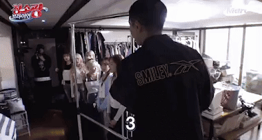 Kinh hoàng nhóm nhạc nữ ở bẩn đến mức người giúp việc "bỏ của chạy lấy người" - Ảnh 5.