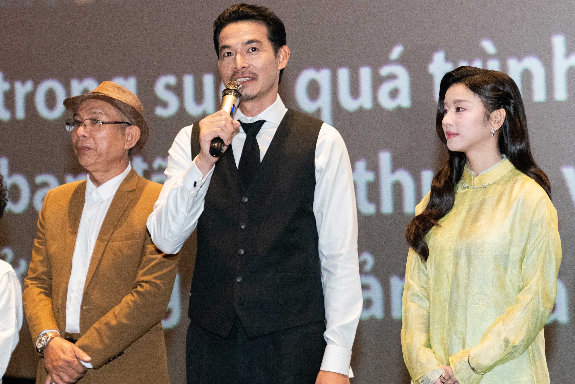 Qu&aacute;ch Ngọc Ngoan: &ldquo;T&ocirc;i chưa bao giờ c&oacute; suy nghĩ l&agrave; phải thể hiện c&aacute;i t&ocirc;i của m&igrave;nh với bạn diễn&rdquo; - Ảnh 1.