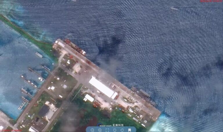 Ảnh vệ tinh tiết lộ căn cứ qu&acirc;n sự Mỹ chuẩn bị cho hoạt động đặc biệt gần Iran - Ảnh 3.